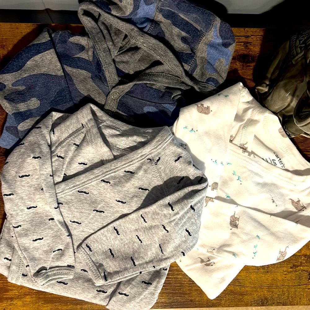 6mo Long Sleeve Carter’s Bodysuit Lot